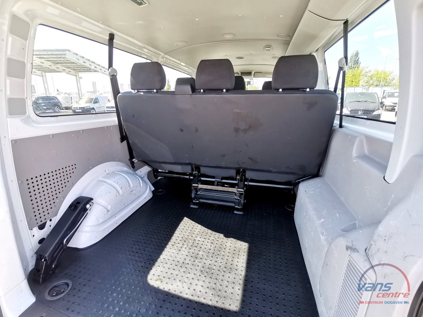 Volkswagen TRANSPORTER 2.0TDI/110KW L2H1/ 8 MÍST/ KLIMA/ ČR