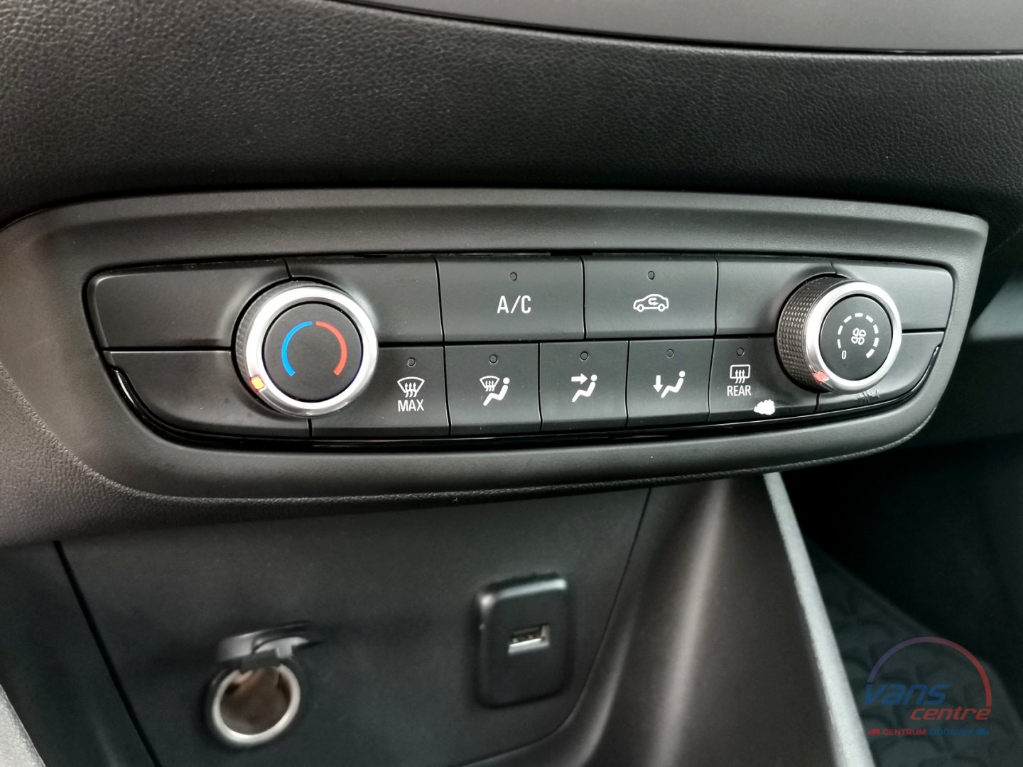 Opel CROSSLAND X 1.2/81KW ENJOY/ 93070KM/ ČR/1.MAJITEL