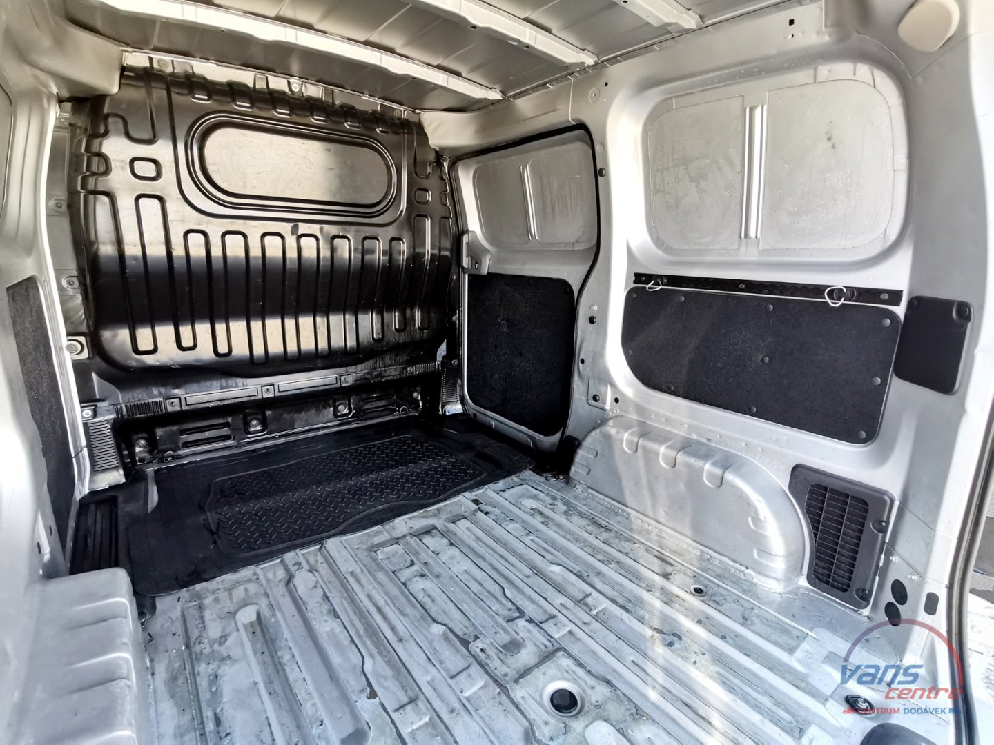 Nissan NV200 1.5DCI/81KW KLIMA/ KAMERA/ ČR