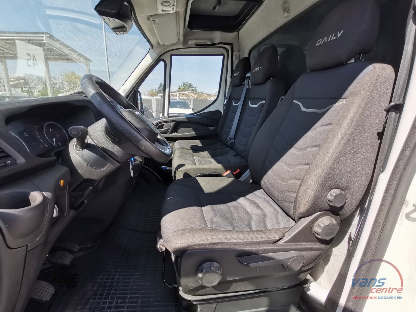 Iveco DAILY 35S18 SHRNOVAČKA 10 PALET/ MĚCHY/ KLIMA