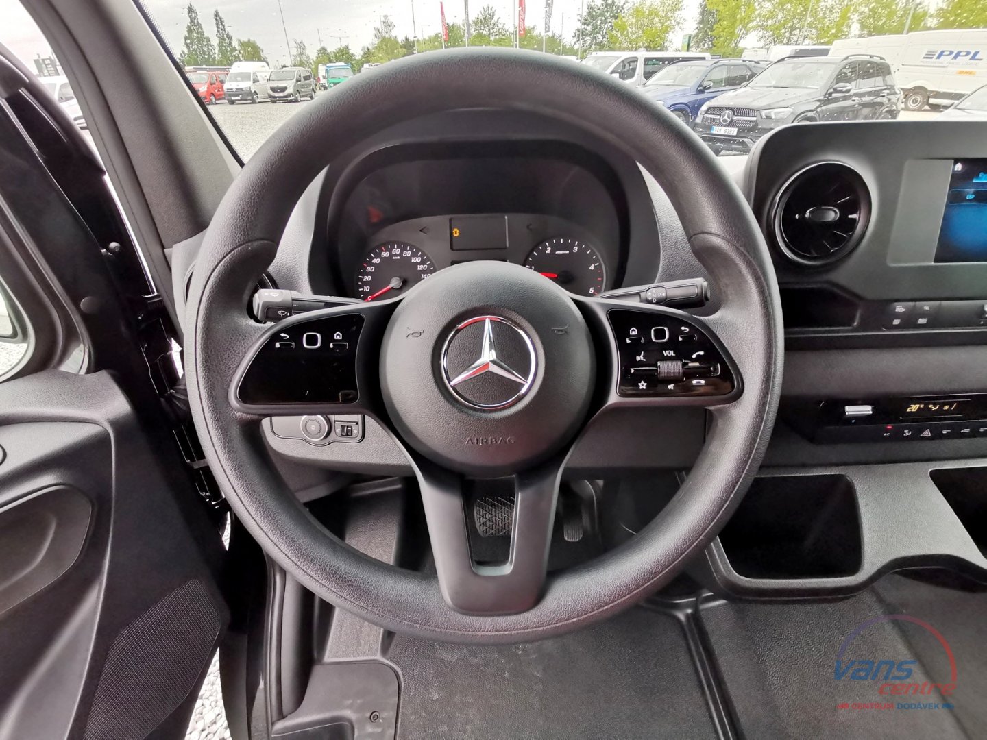 Mercedes-Benz SPRINTER TOURER 317/AT 9 MÍST/ KLIMA/ KAMERA/ ZÁRU