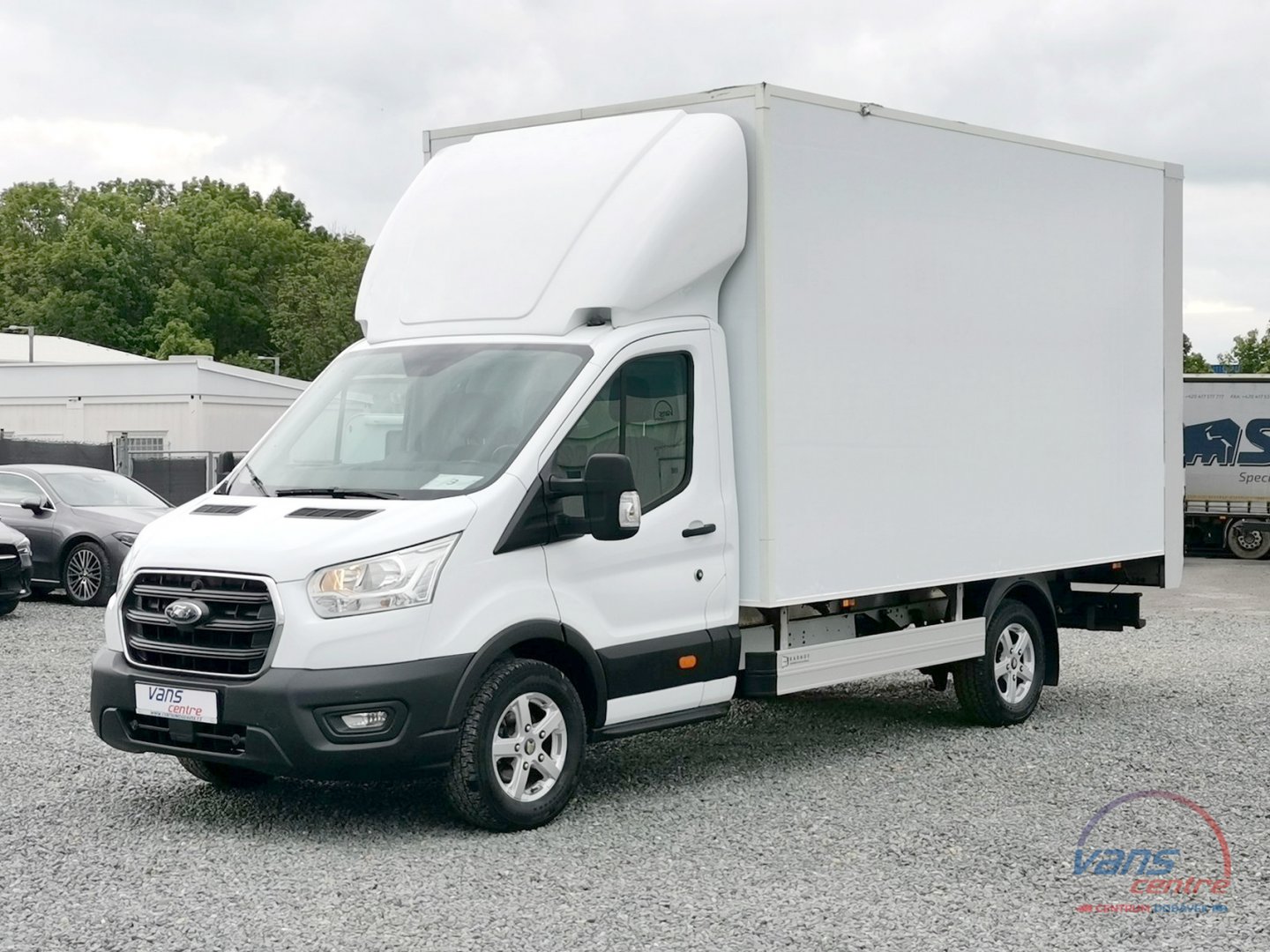 Ford TRANSIT 2.0TDCI SKŘÍŇ 8 PALET/ HYDR.ČELO/ KAMERA/ KLIMA