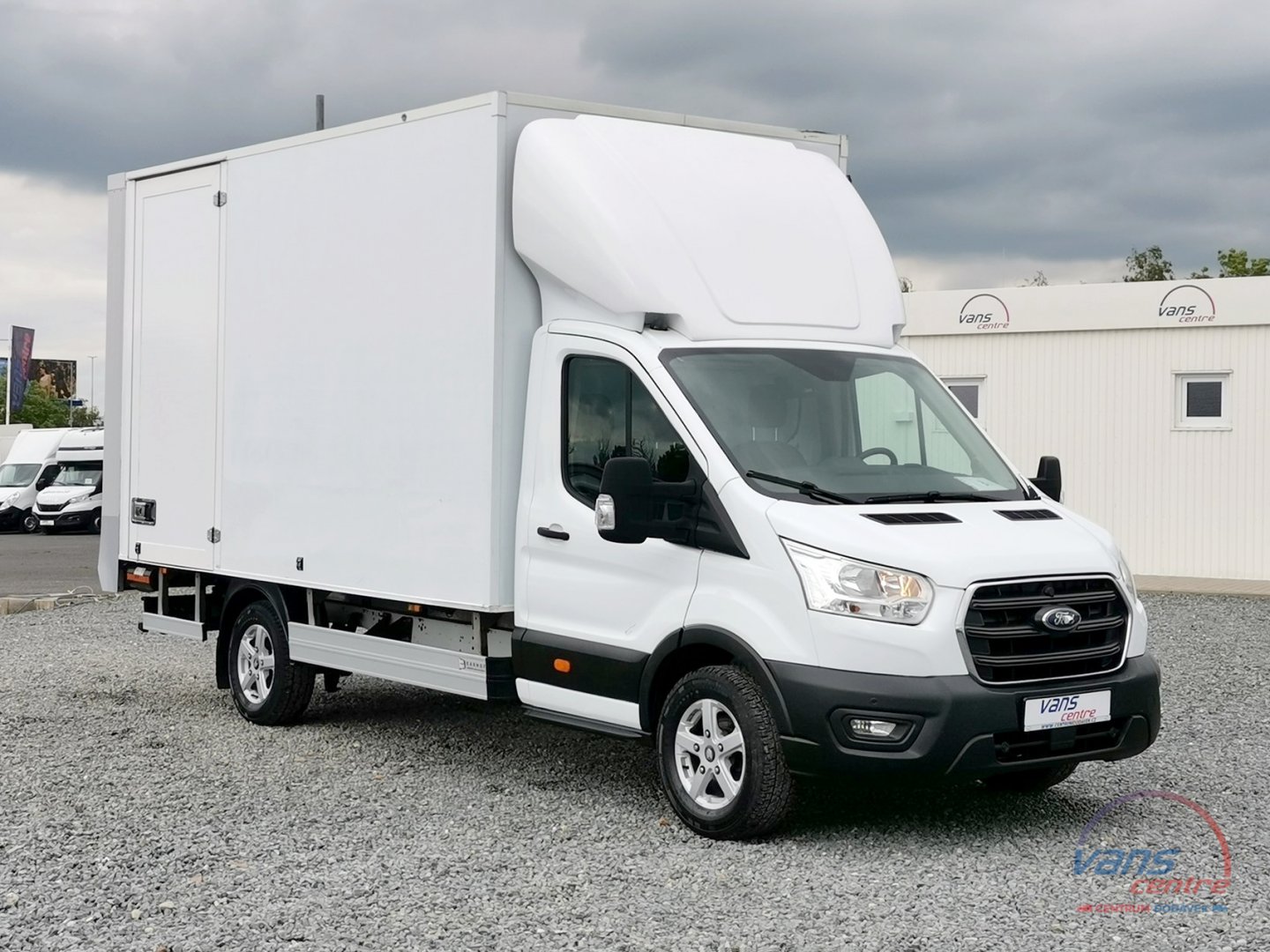 Ford TRANSIT 2.0TDCI SKŘÍŇ 8 PALET/ HYDR.ČELO/ KAMERA/ KLIMA