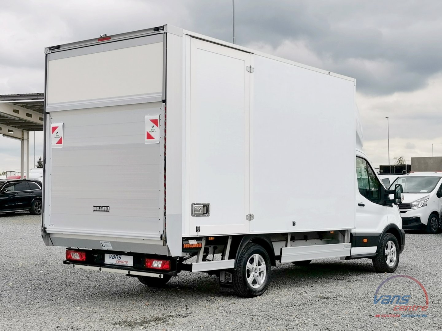 Ford TRANSIT 2.0TDCI SKŘÍŇ 8 PALET/ HYDR.ČELO/ KAMERA/ KLIMA