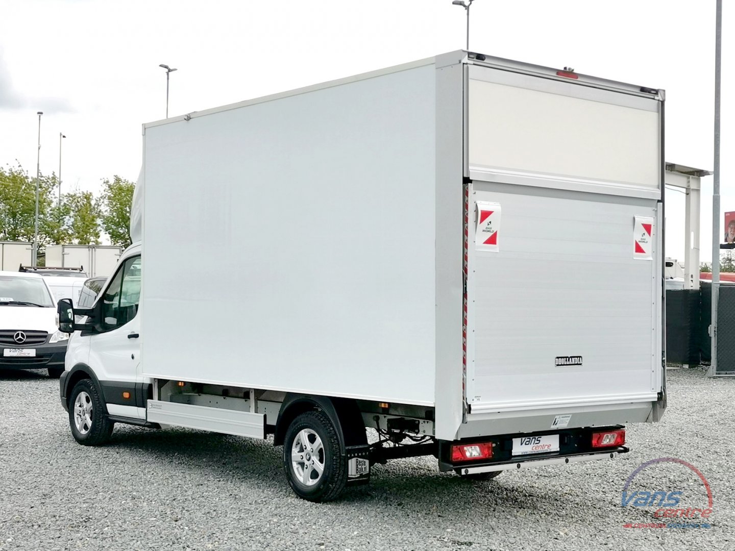 Ford TRANSIT 2.0TDCI SKŘÍŇ 8 PALET/ HYDR.ČELO/ KAMERA/ KLIMA