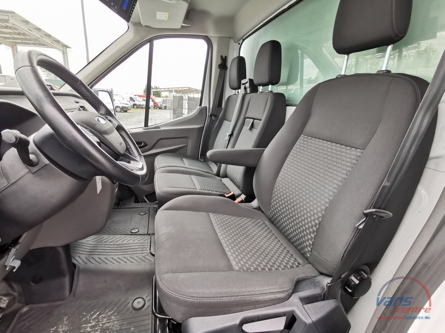 Ford TRANSIT 2.0TDCI SKŘÍŇ 8 PALET/ HYDR.ČELO/ KAMERA/ KLIMA