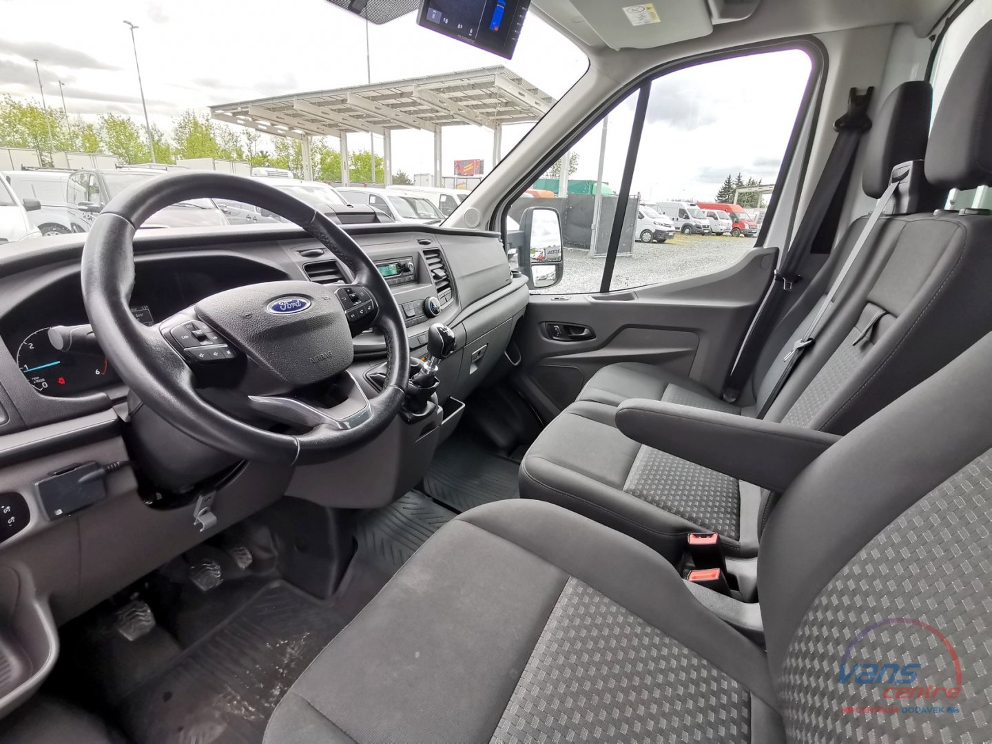 Ford TRANSIT 2.0TDCI SKŘÍŇ 8 PALET/ HYDR.ČELO/ KAMERA/ KLIMA