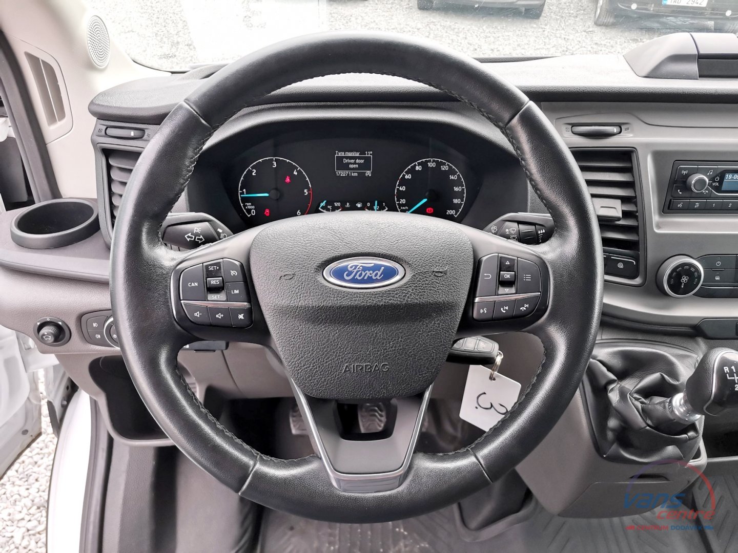 Ford TRANSIT 2.0TDCI SKŘÍŇ 8 PALET/ HYDR.ČELO/ KAMERA/ KLIMA