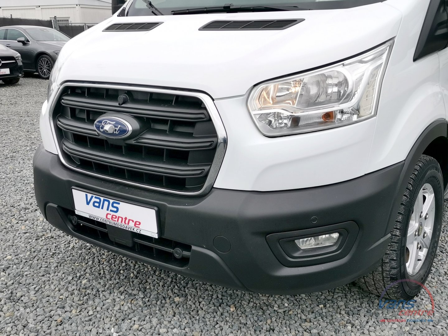 Ford TRANSIT 2.0TDCI SKŘÍŇ 8 PALET/ HYDR.ČELO/ KAMERA/ KLIMA