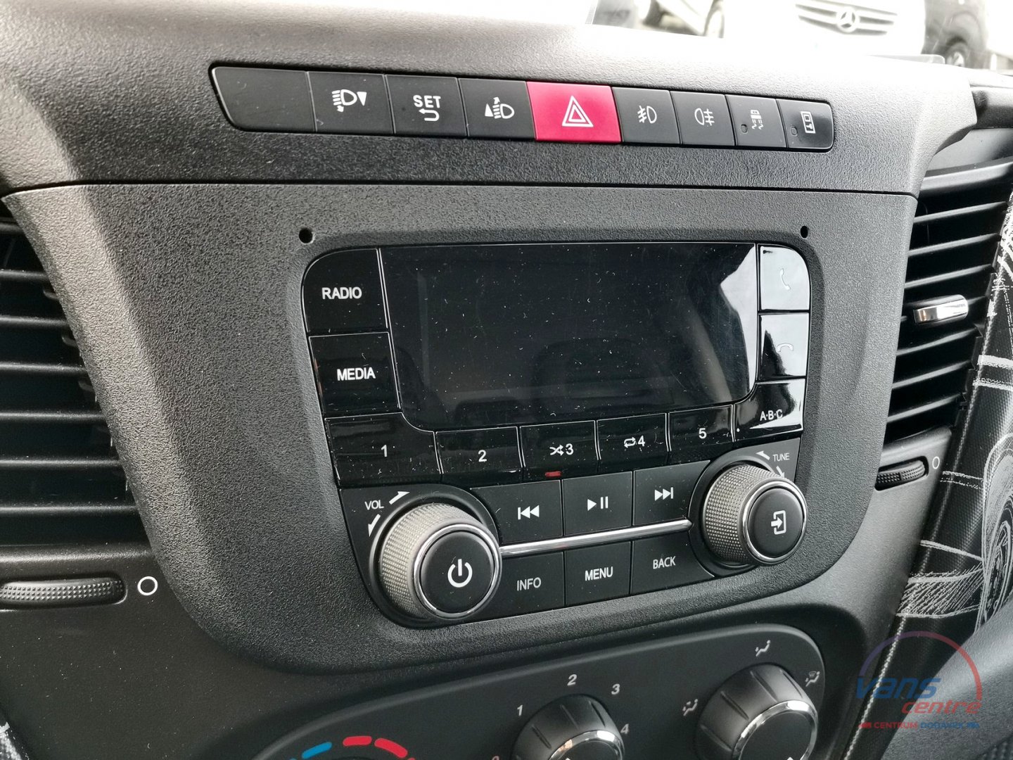 Iveco DAILY 35S14 CNG/ HI-MATIC/ SUPERMAXI XL/ ČR 