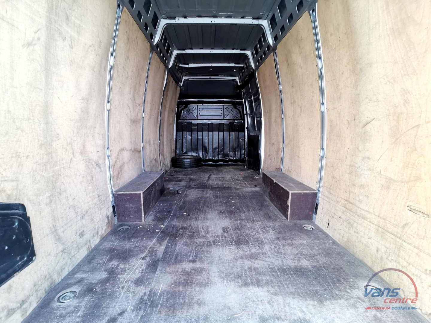 Iveco DAILY 35S14 CNG/ HI-MATIC/ SUPERMAXI XL/ ČR 