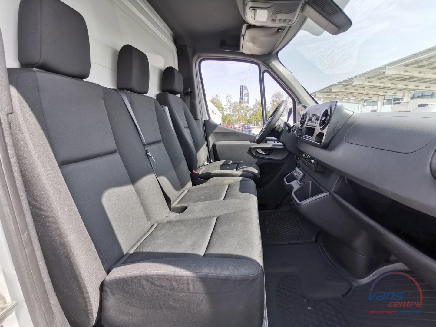 Iveco DAILY 35S16 HI-MATIC/ MAXI XL/ 8 MÍST/ TAŽNÉ 3,5T