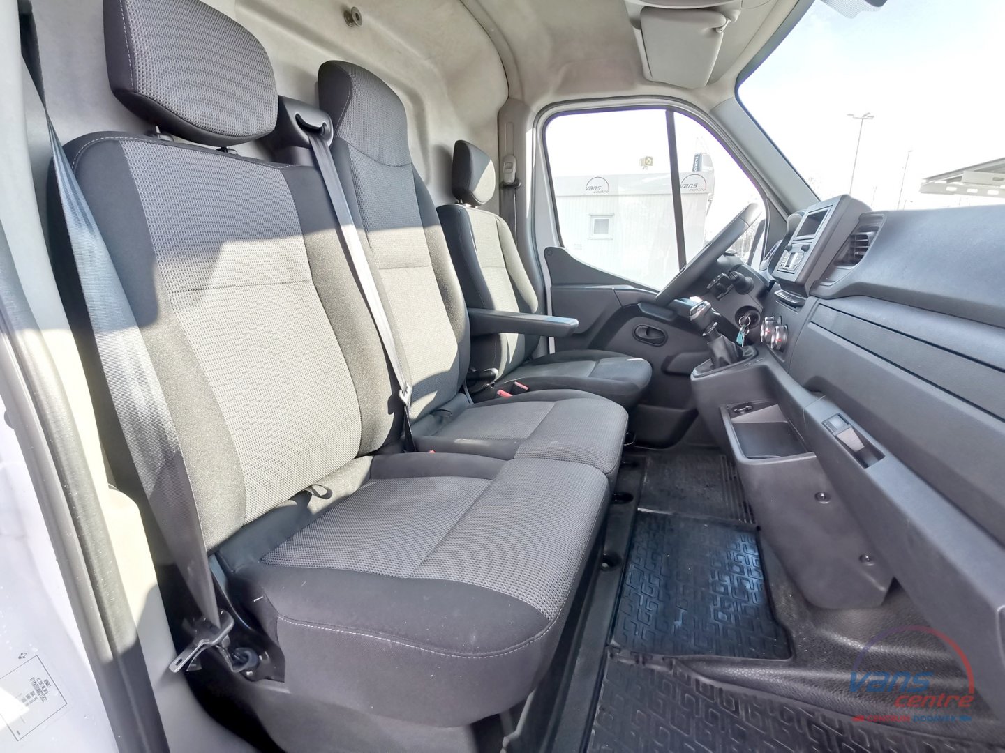 Ford TRANSIT 2.2TDCI/74KW L2H2/ KLIMA/ TAŽNÉ