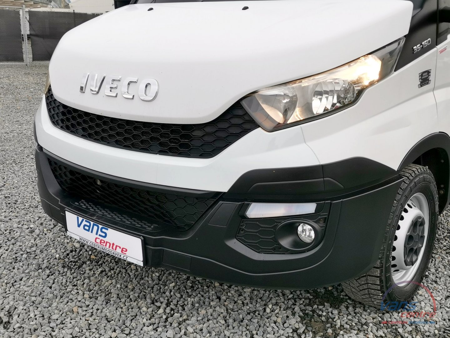 Iveco DAILY 3.0/107KW SKLÁPĚČ 3,5M/ MĚCHY/ TAŽNÉ 3,5T