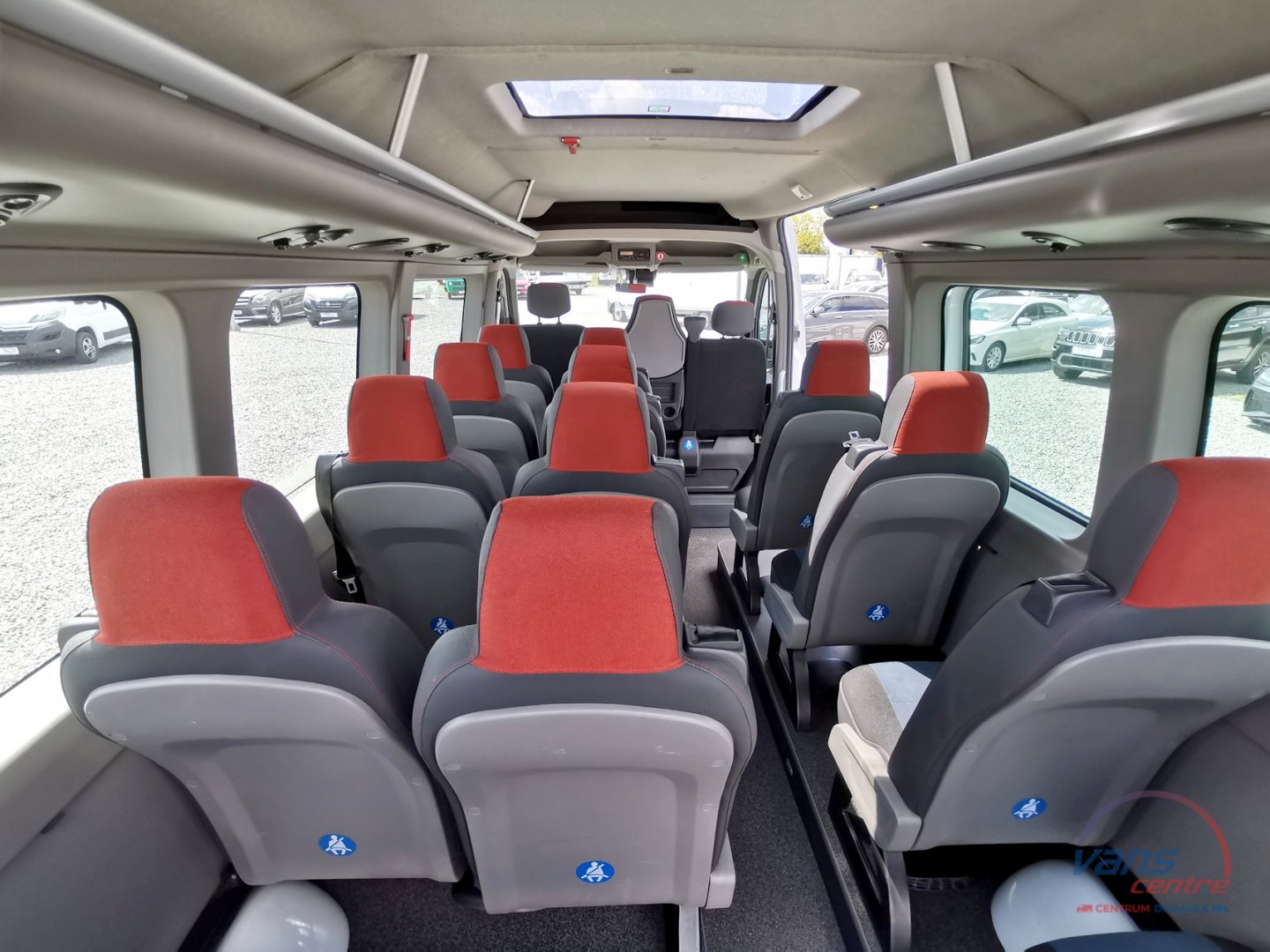 Renault MASTER 2.5DCI SKLÁPĚČ 2,5M/ 7 MÍST/ TAŽNÉ