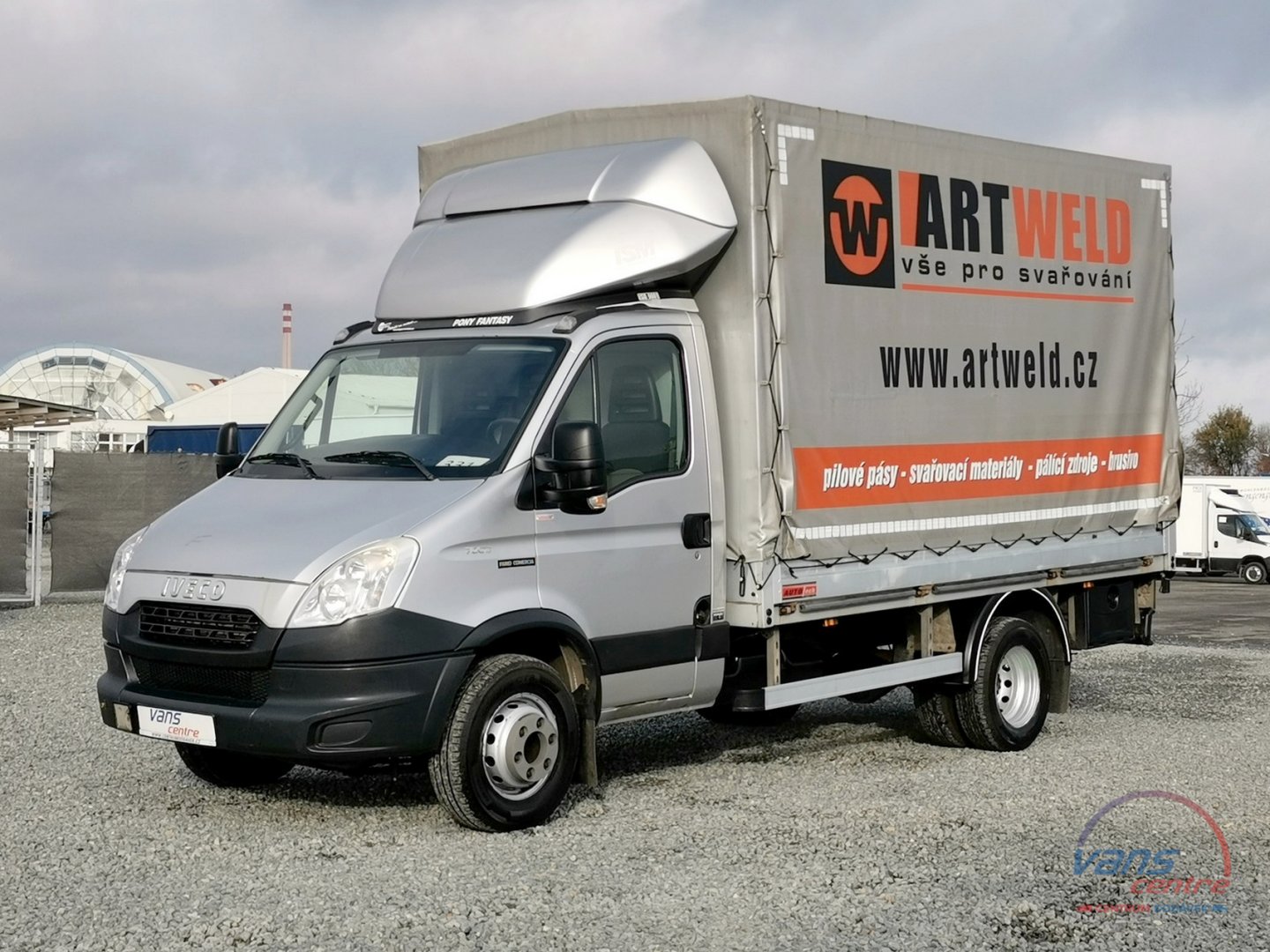 Iveco DAILY 70C17 SHRNOVACÍ 8 PALET/ UZÁVĚRKA/ ČR