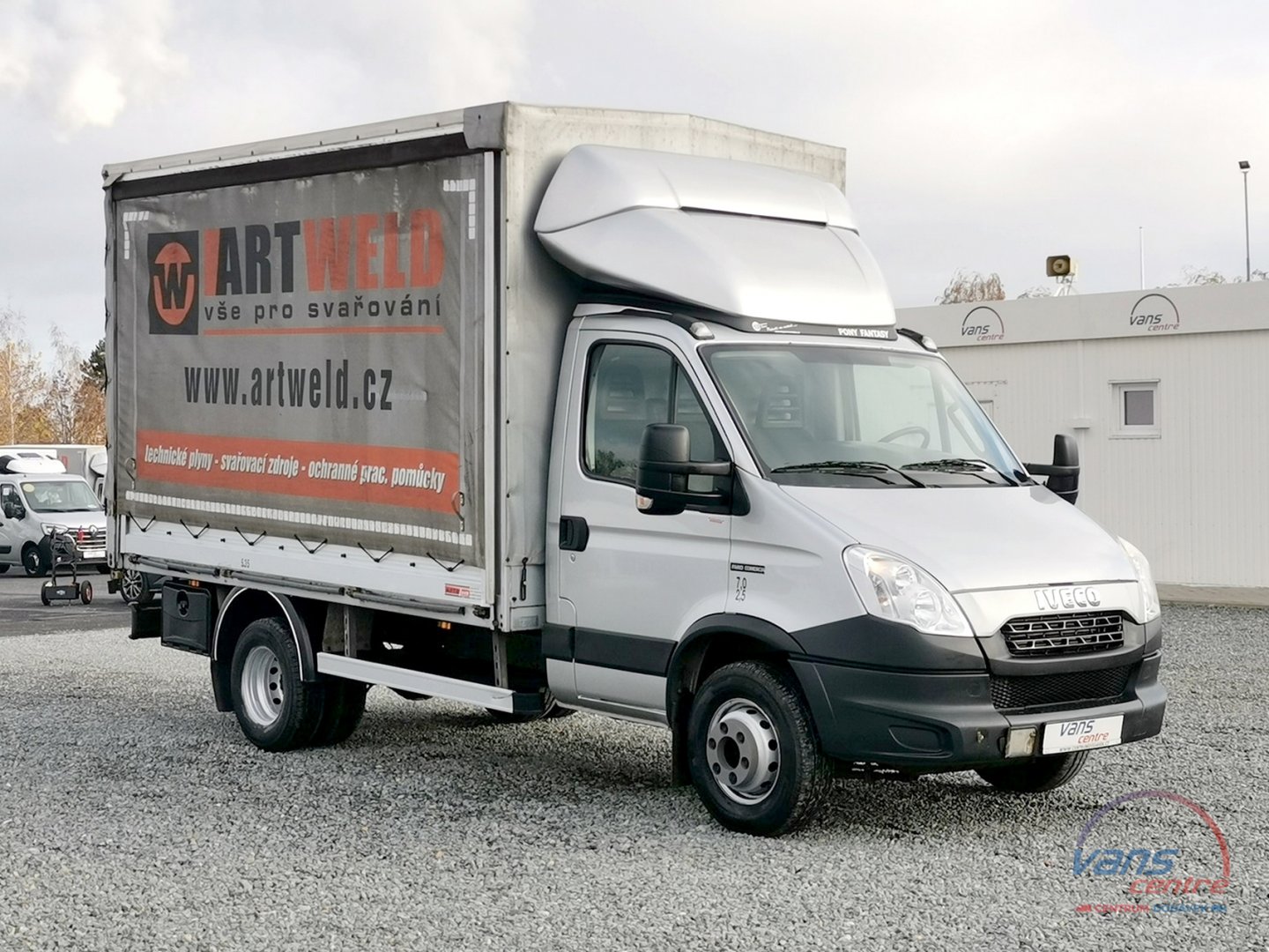 Iveco DAILY 70C17 SHRNOVACÍ 8 PALET/ UZÁVĚRKA/ ČR