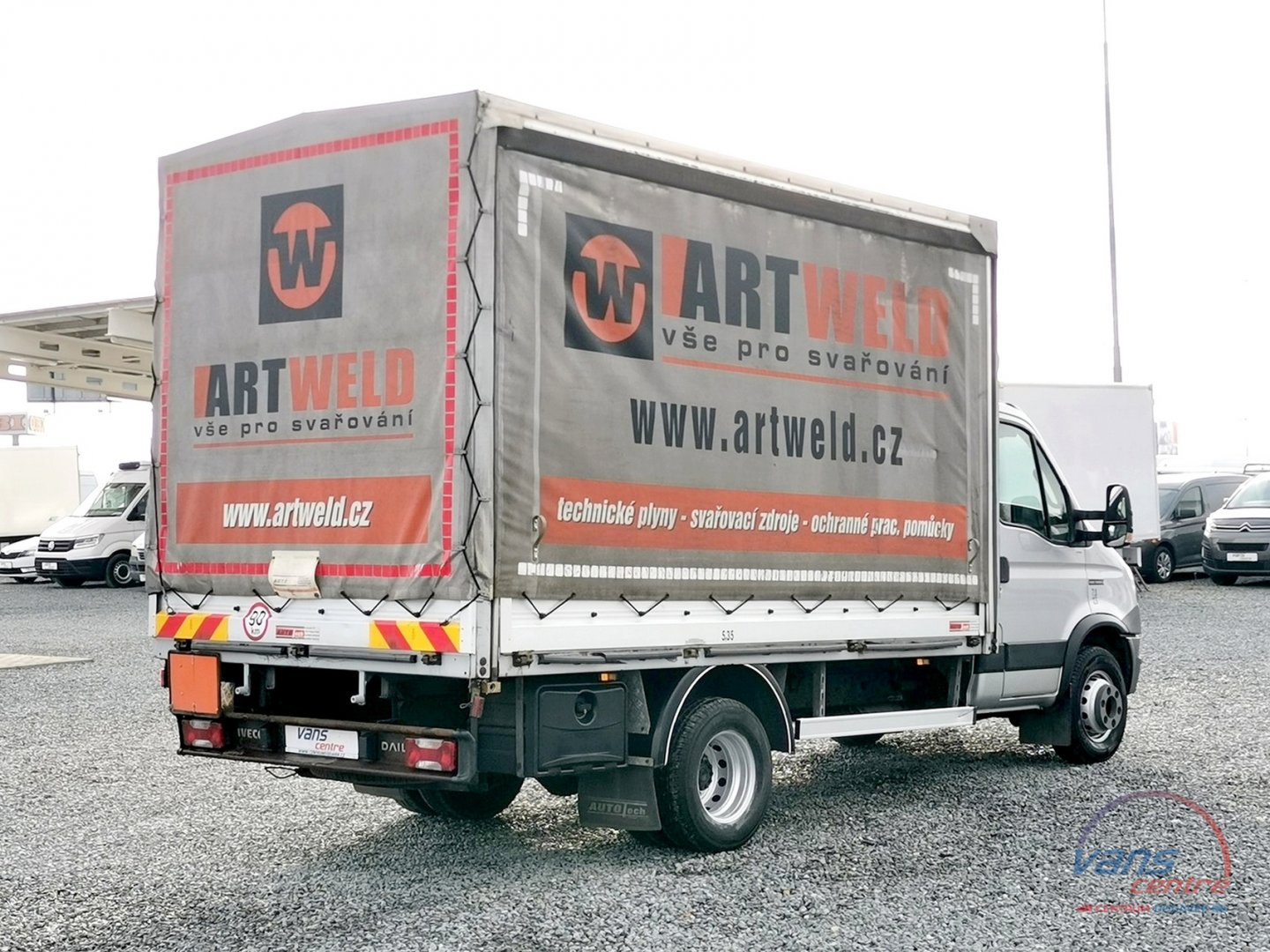 Iveco DAILY 70C17 SHRNOVACÍ 8 PALET/ UZÁVĚRKA/ ČR
