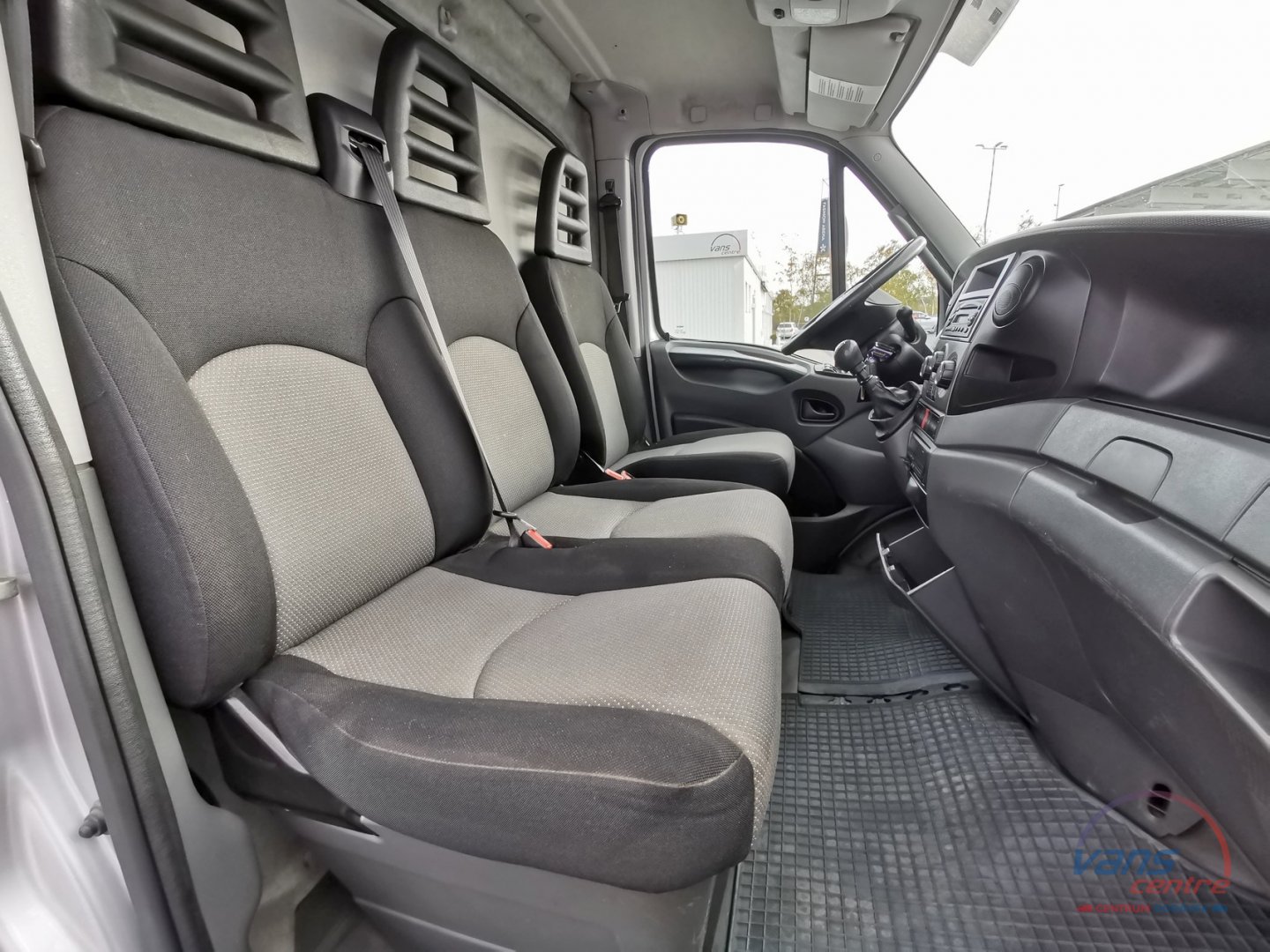 Iveco DAILY 70C17 SHRNOVACÍ 8 PALET/ UZÁVĚRKA/ ČR