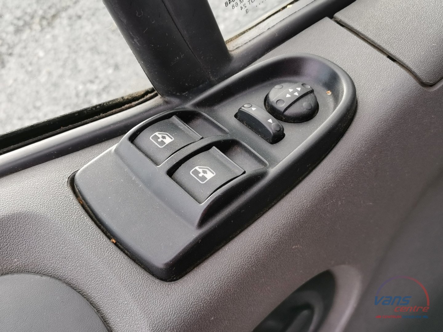 Iveco DAILY 70C17 SHRNOVACÍ 8 PALET/ UZÁVĚRKA/ ČR