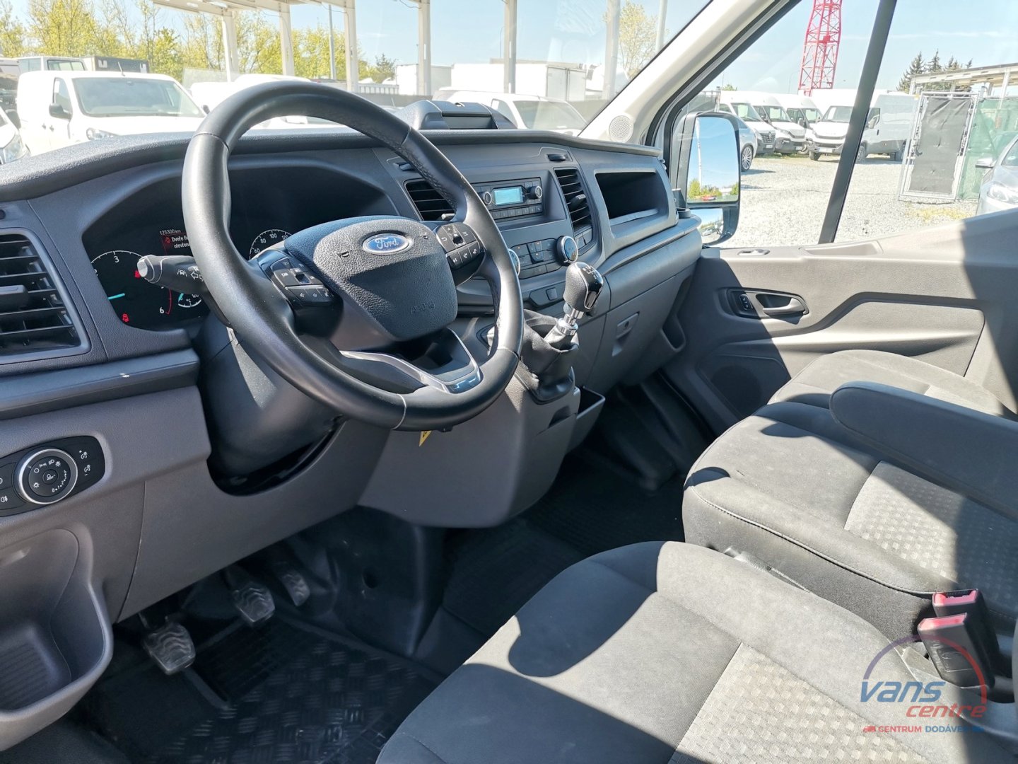 Ford TRANSIT 2.0TDCI/96KW JUMBO/ 6 MÍST/ DVOUMONTÁŽ/ ČR/ 1.MAJ.