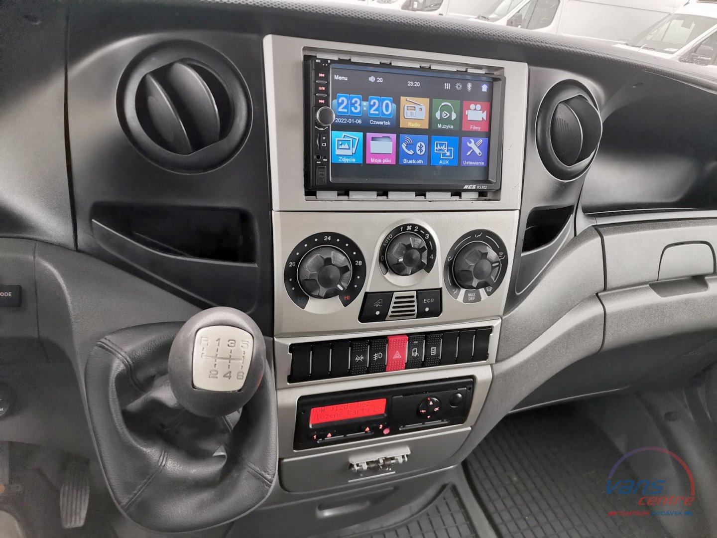 Iveco DAILY 70C17 VALNÍK 12 PALET/ NEZ.TOPENÍ/ HYDR.ČELO 1000KG 