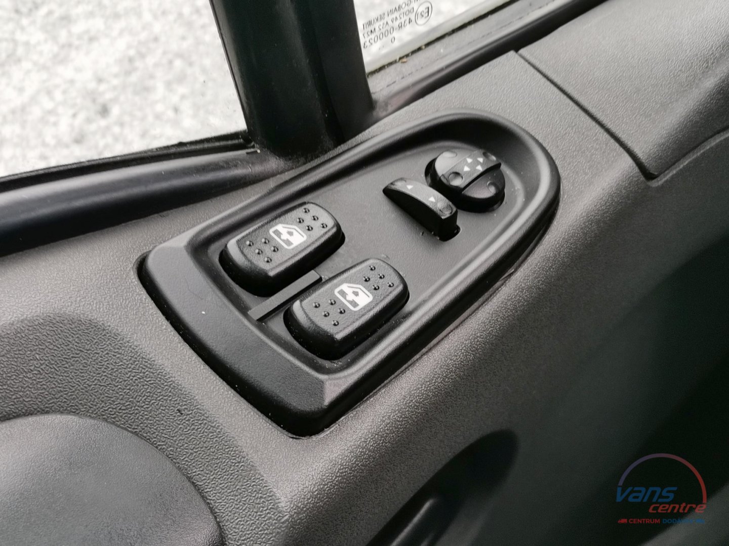 Iveco DAILY 70C17 VALNÍK 12 PALET/ NEZ.TOPENÍ/ HYDR.ČELO 1000KG 