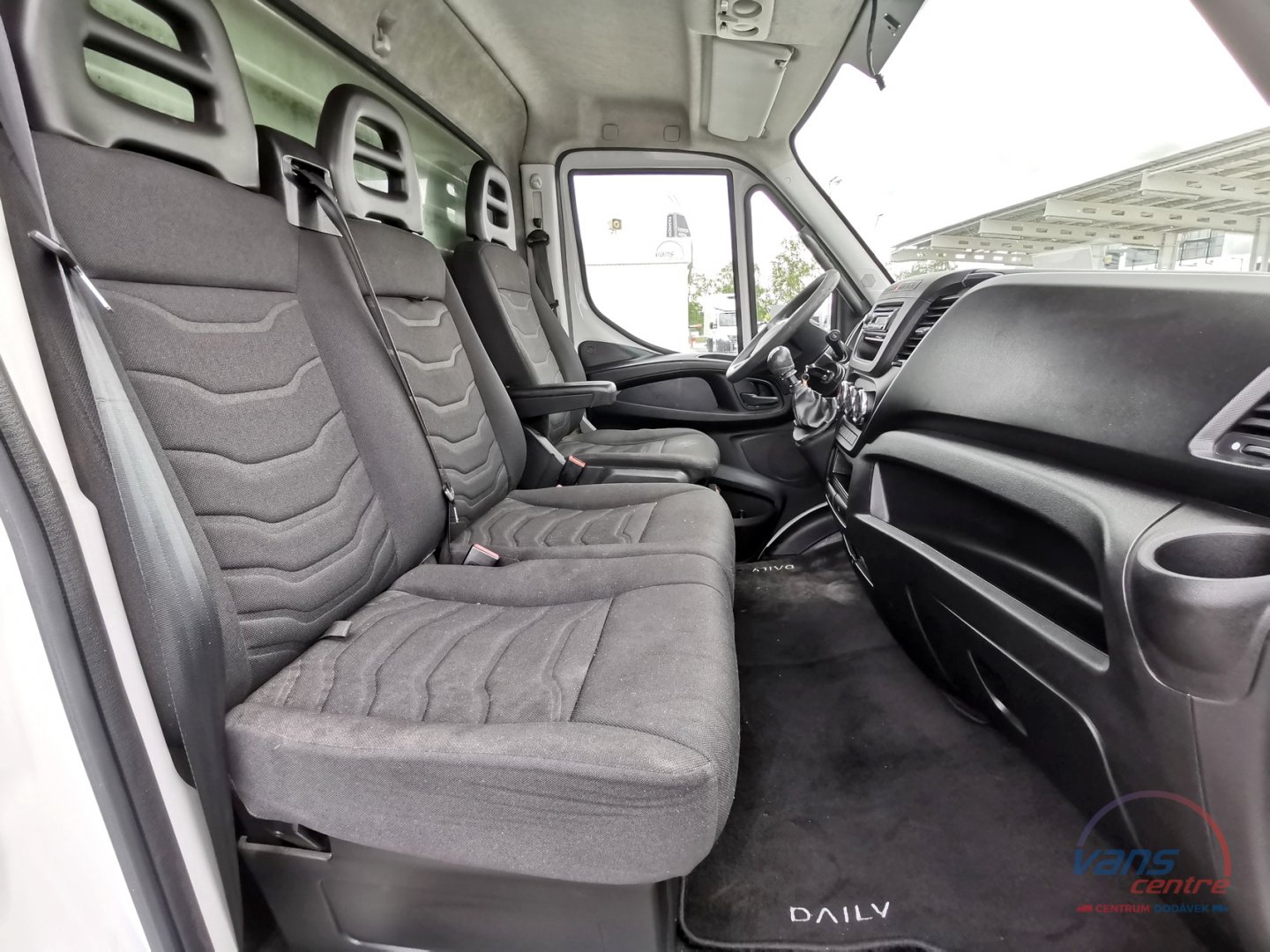 Iveco DAILY 35C17 SKŘÍŇ 9 PALET/ AUTO.KLIMA/ TEMPOMAT