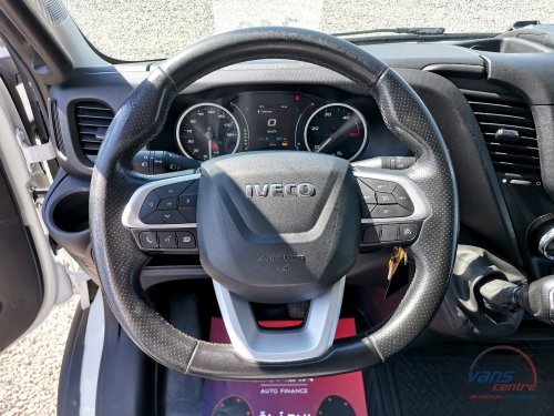 Iveco DAILY 35S18 CHLAĎÁK/ 8 PALET/ MĚCHY/ ČR/1.MAJ.