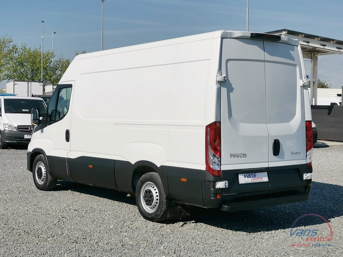 Iveco DAILY 35S14 STŘEDNÍ/ KLIMA/ TEMPOMAT/ ČR