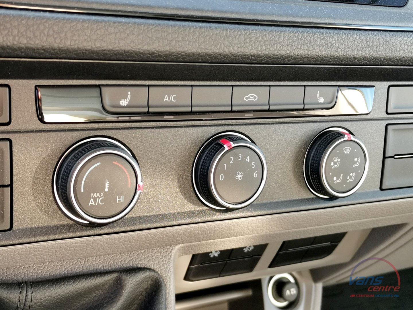 Volkswagen CRAFTER 2.0TDI/120KW MRAZÍ/CHLADÍ/ 8 PALET/ ČR/ 36KM!