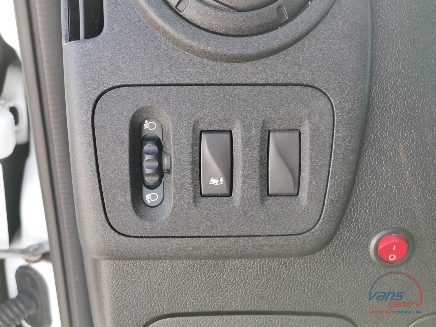 Renault MASTER 150DCI SKŘÍŇ/ CHLADÍ/MRAZÍ 7 PALET/ ČR
