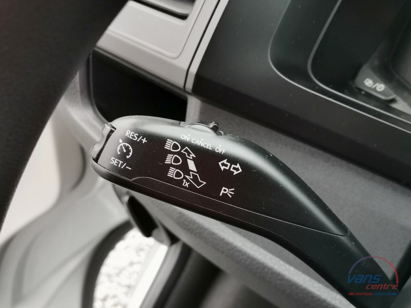Volkswagen TRANSPORTER 2.0TDI/110KW DSG/ L2H1/ 9 MÍST/ KLIMA 