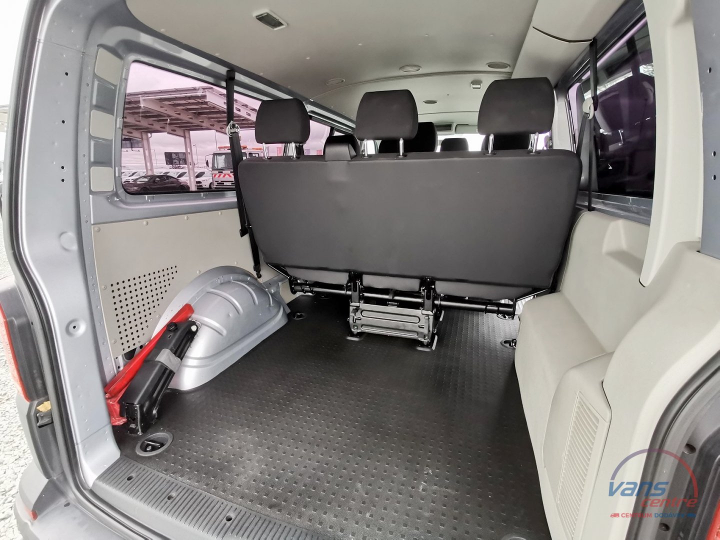 Volkswagen TRANSPORTER 2.0TDI/110KW DSG/ L2H1/ 9 MÍST/ KLIMA 