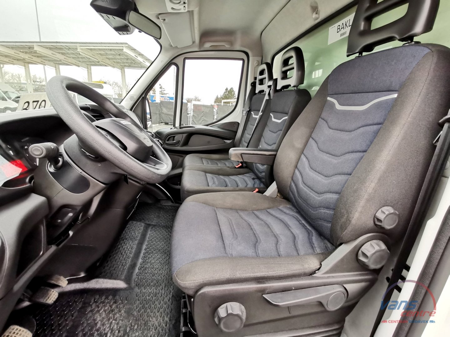 Ford TRANSIT TOURNEO 2.2TDCI L3H2/ 9 MÍST/ TAŽNÉ 