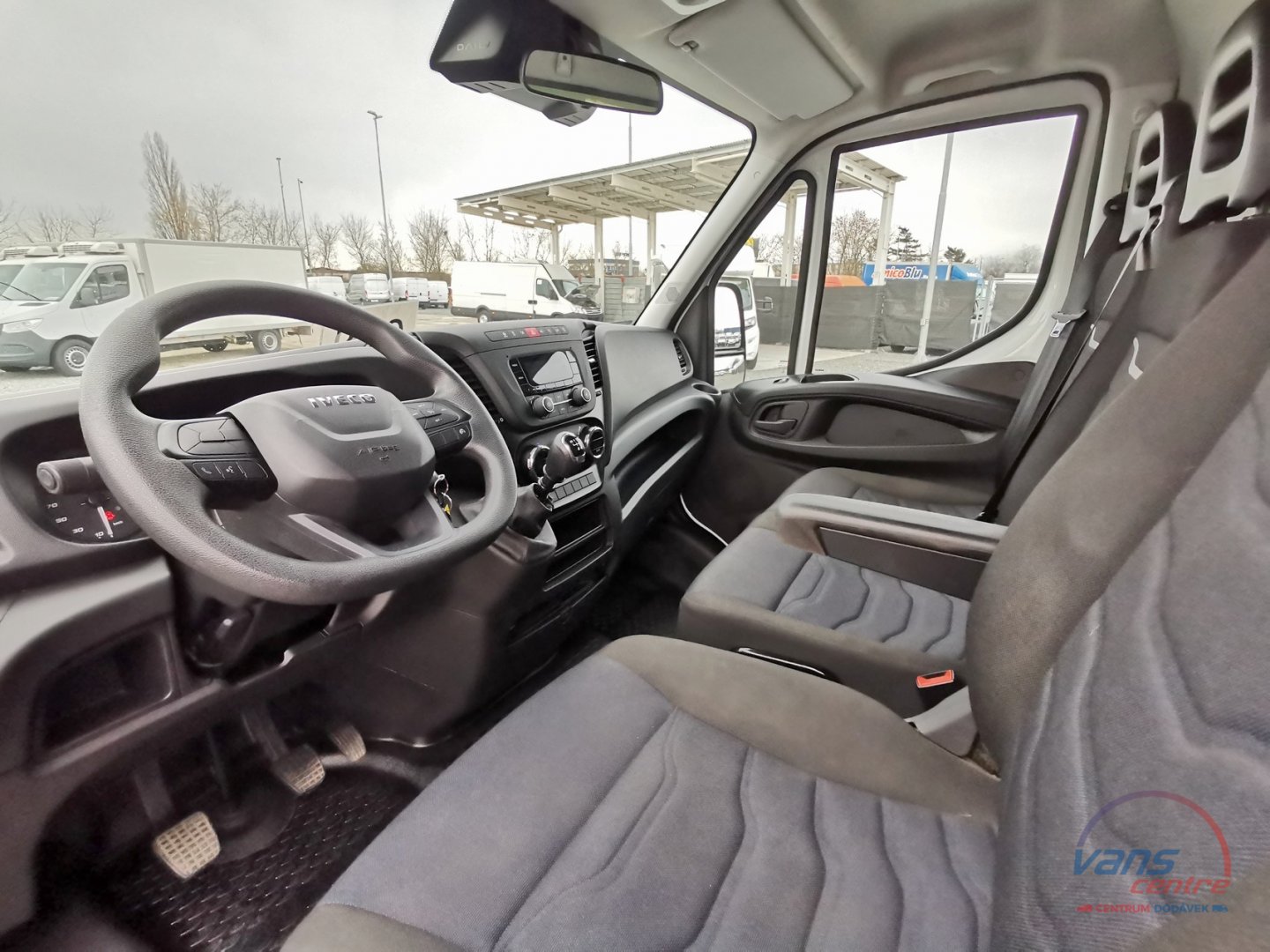 Ford TRANSIT TOURNEO 2.2TDCI L3H2/ 9 MÍST/ TAŽNÉ 