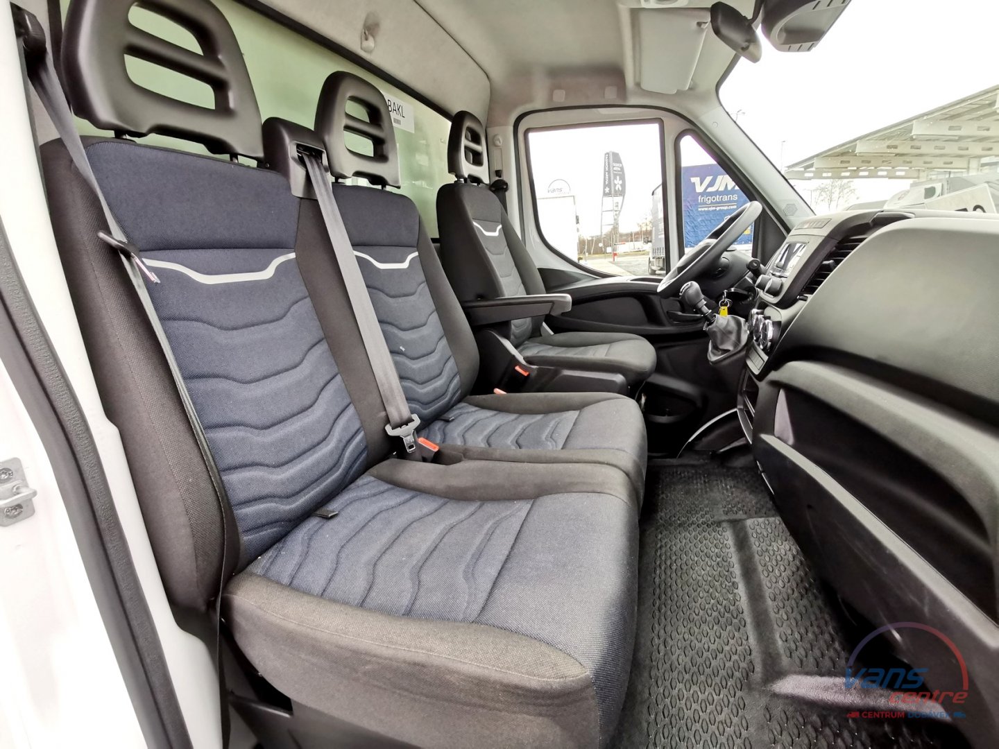 Ford TRANSIT TOURNEO 2.2TDCI L3H2/ 9 MÍST/ TAŽNÉ 