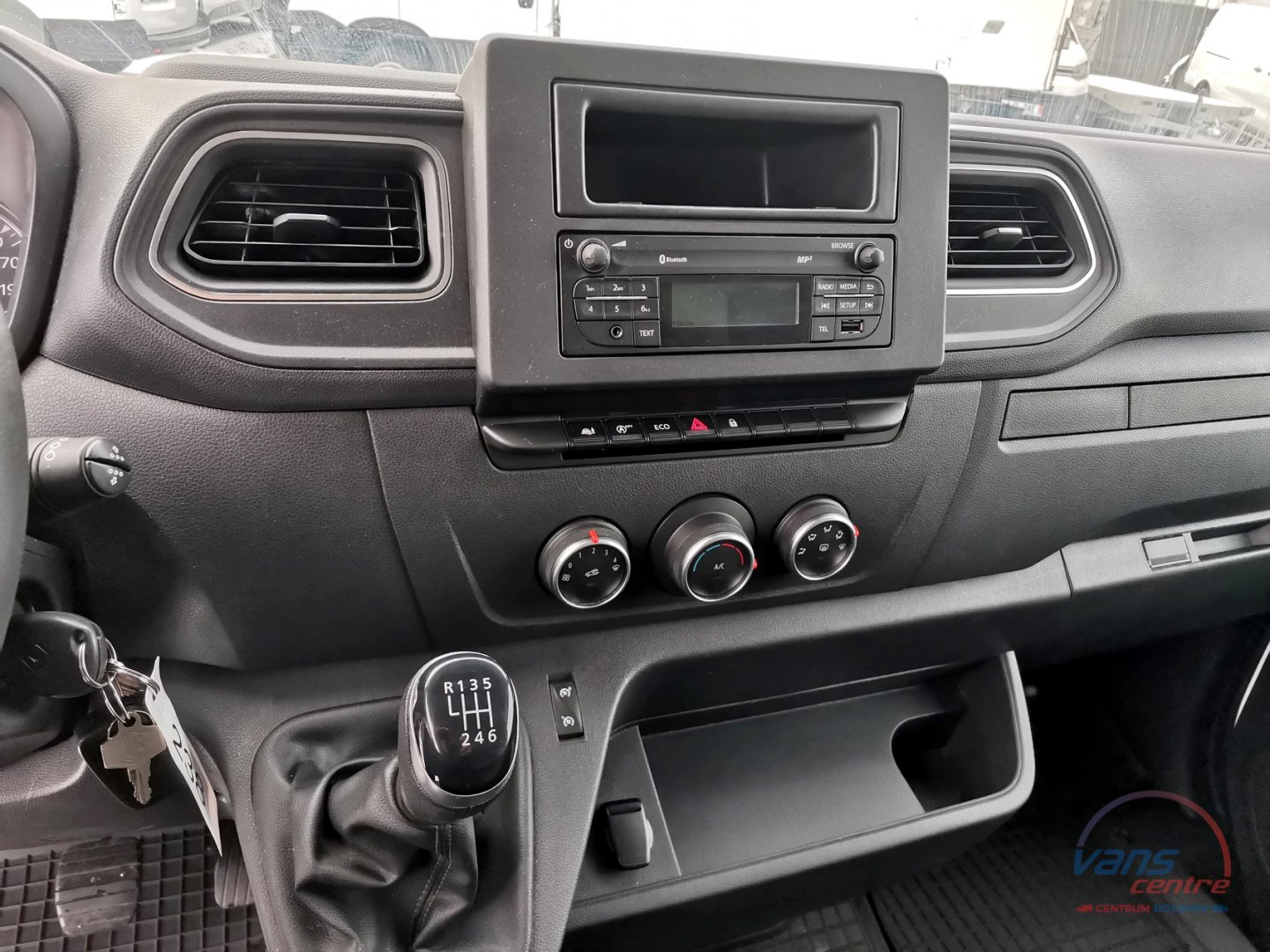 Renault MASTER 150DCI SKŘÍŇ 8 PALET/ KLIMA/ ČR