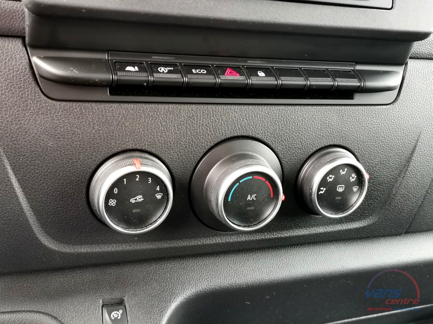 Renault MASTER 150DCI SKŘÍŇ 8 PALET/ KLIMA/ ČR