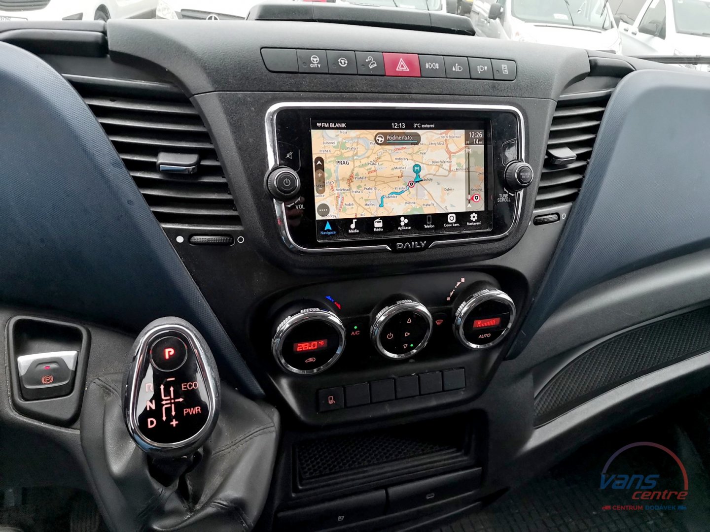 Iveco DAILY 35S18 HI-MATIC/ SKŘÍŇ 8 PALET/ NAVI/ KAMERA/ ČR