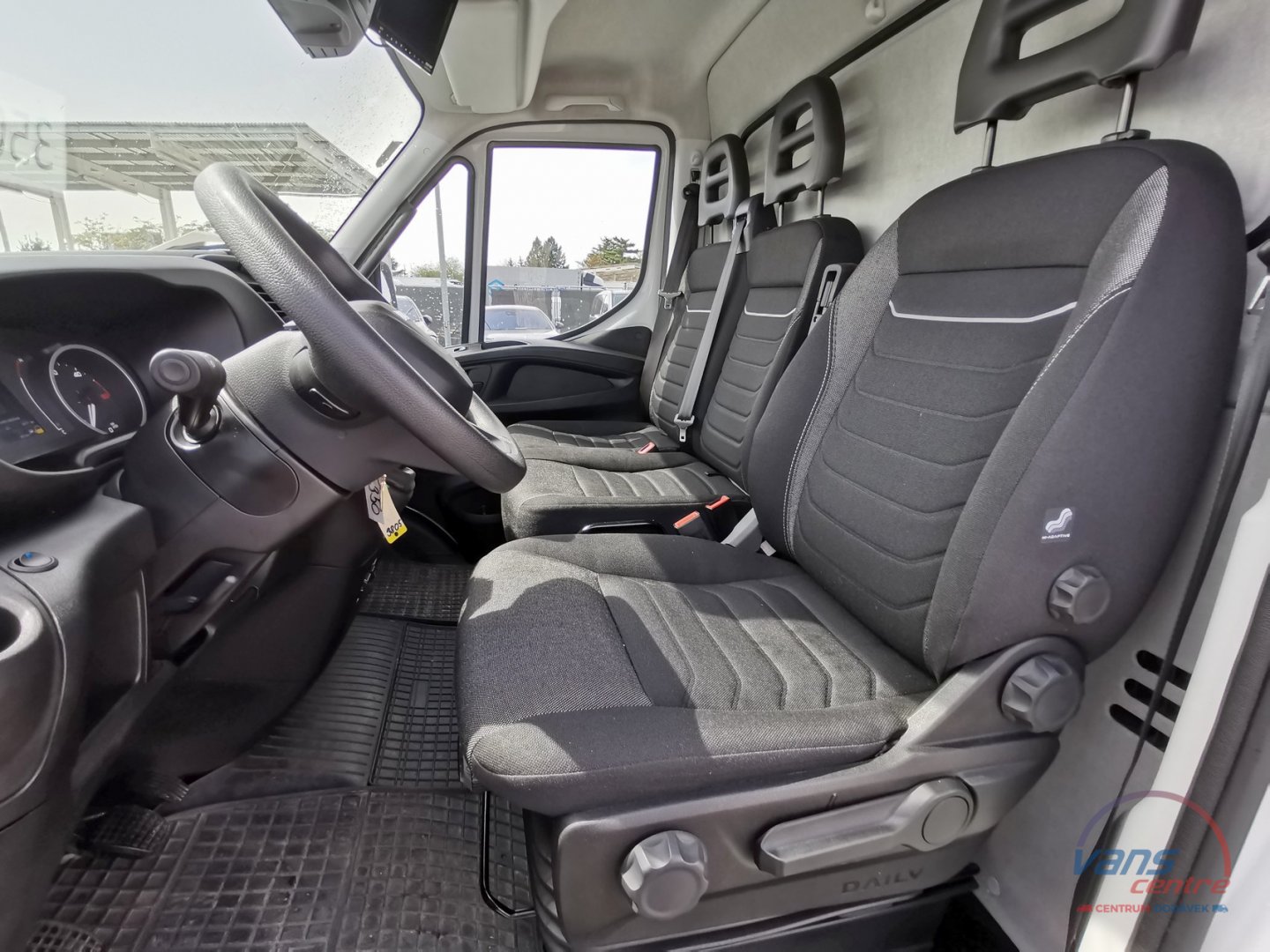 Ford TRANSIT 2.0TDCI/96KW L3H2/ 9 MÍST/ ČR/ 1.MAJITEL