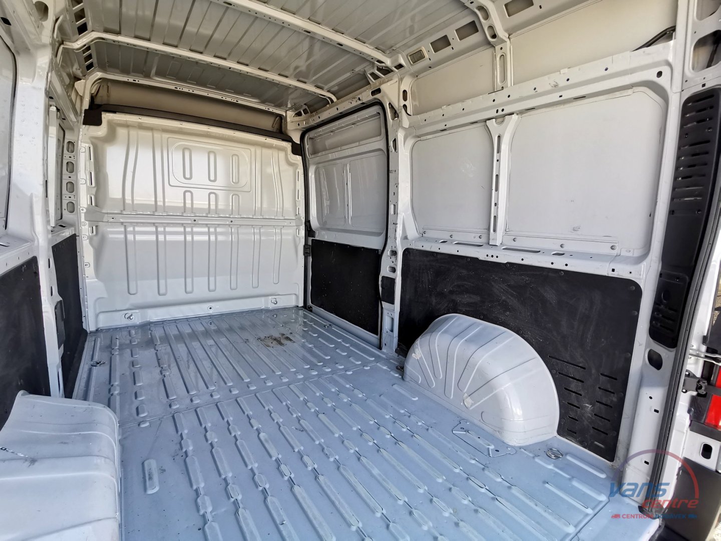 Iveco DAILY 72C18 HI-MATIC/ SKŘÍŇ 15 PALET / HYDR.ČELO