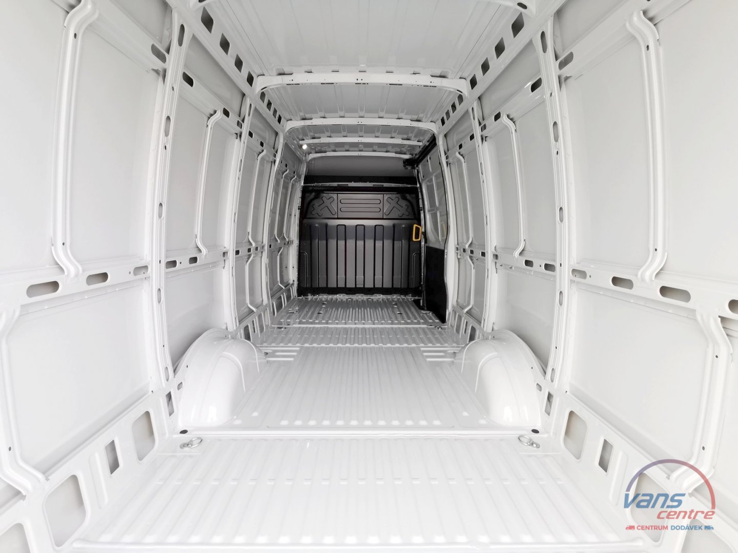 Iveco DAILY 35C17 SKŘÍŇ 10 PALET/ HYDR.ČELO/ ČR