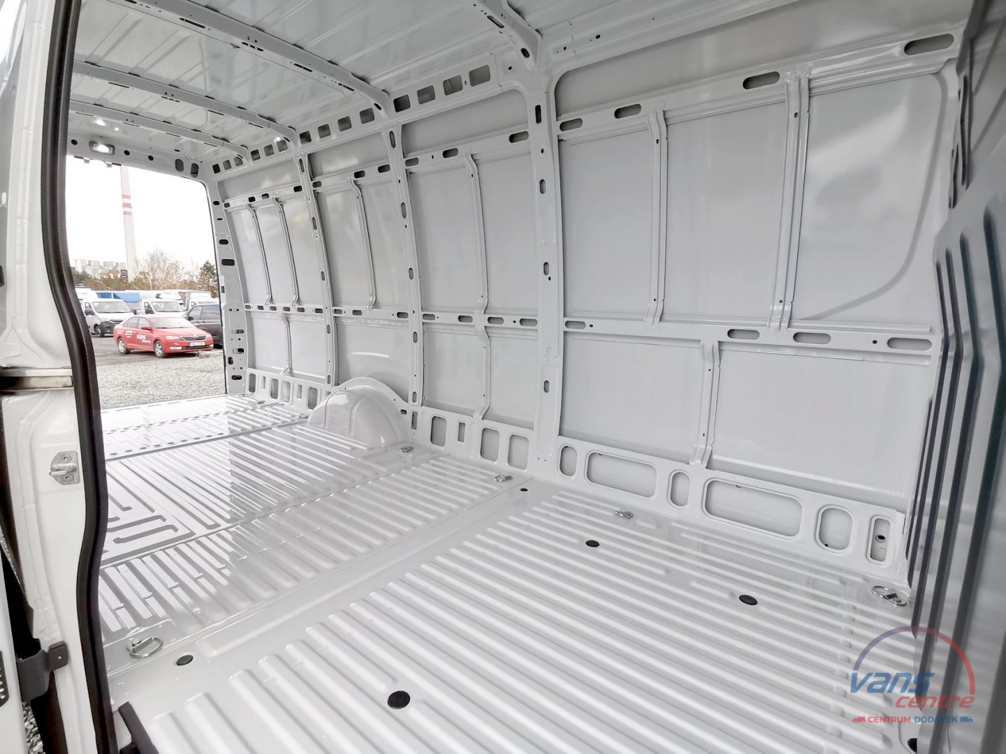 Iveco DAILY 35C17 SKŘÍŇ 10 PALET/ HYDR.ČELO/ ČR
