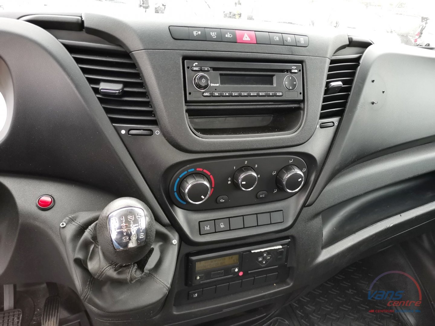 Iveco DAILY 50C15 VALNÍK 4M/ HYDR.RUKA/MĚCHY/ TAŽNÉ 3,5T