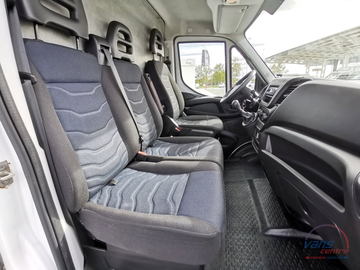 Iveco DAILY 50C15 MRAZÁK/ 220V/ H.ČELO/ DO 3,5T