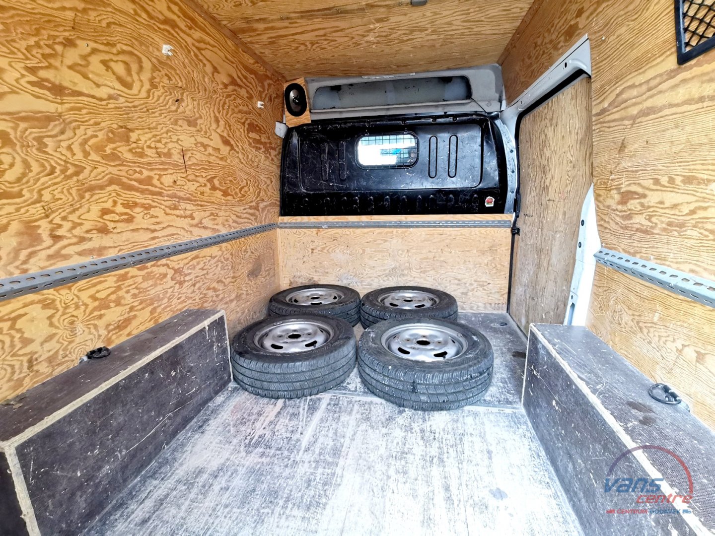 Ford TRANSIT 2.2TDCI/74KW L1H1/ TAŽNÉ/ ZAHRÁDKA