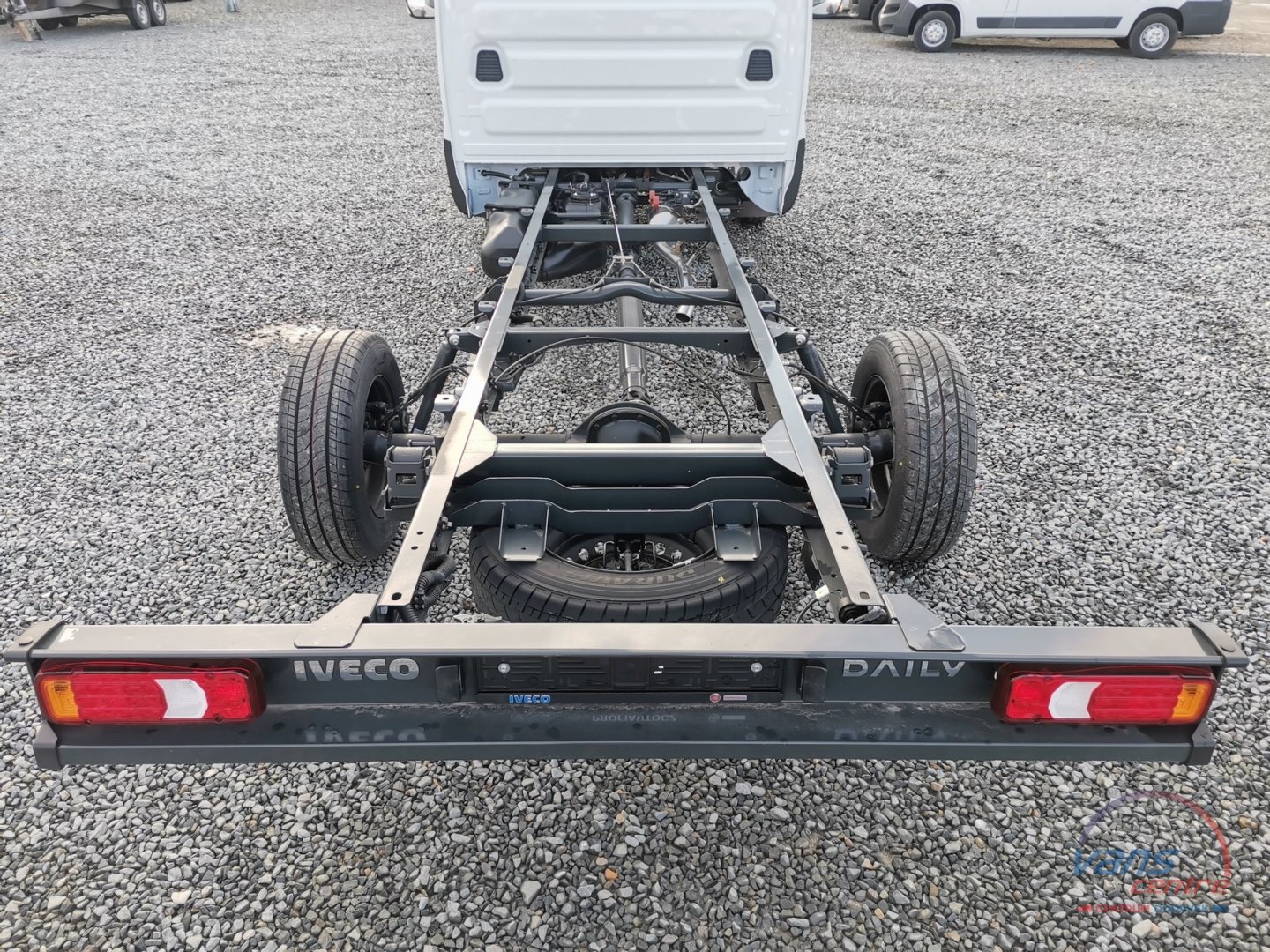 Iveco DAILY 35S18 HI-MATIC/ STŘEDNÍ/ TOP VÝBAVA!/ TAŽNÉ 3,5T