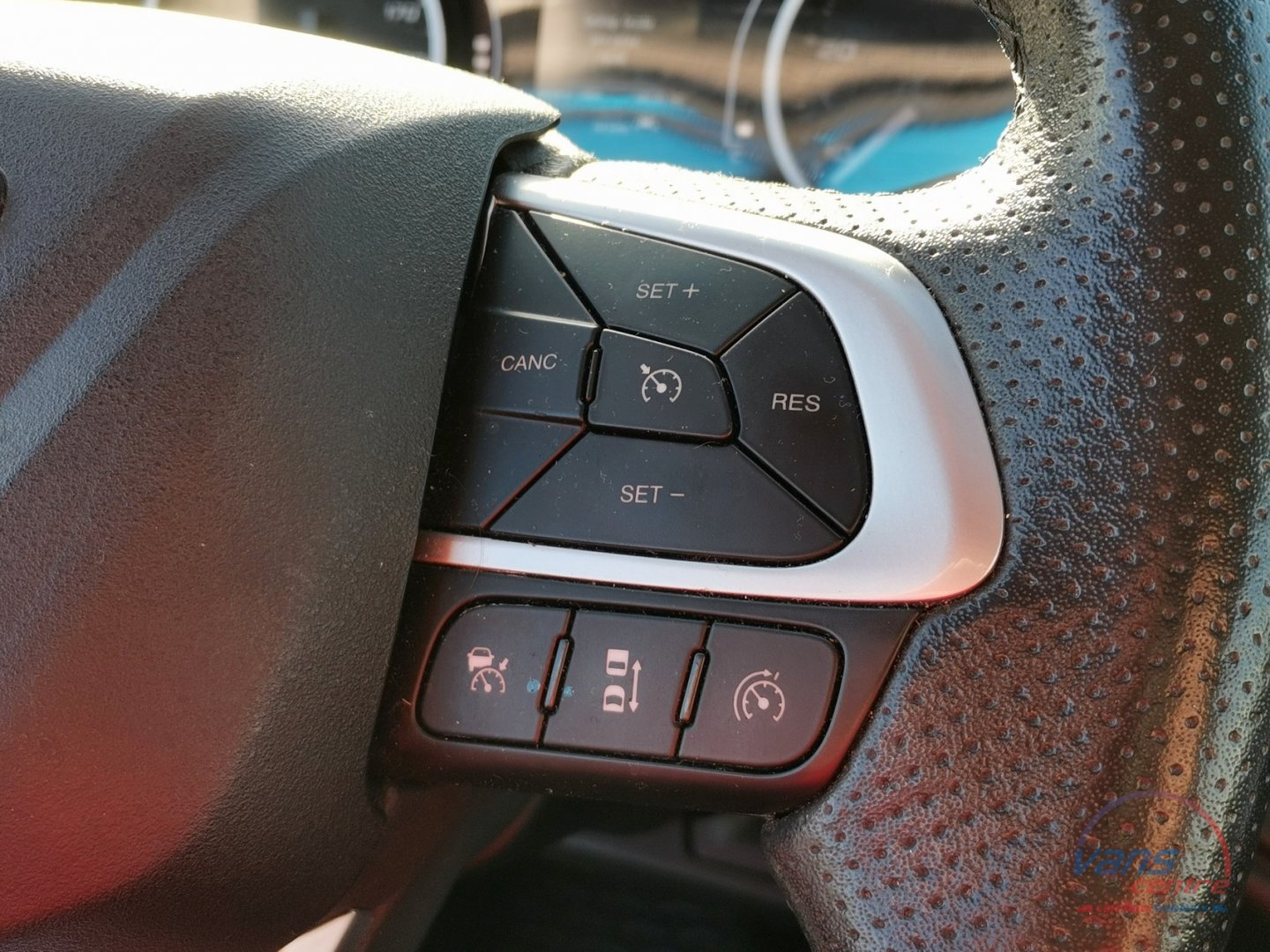 Iveco DAILY 35S14 HI-MATIC/ VALNÍK 8 PALET/ KLIMA/ LED/ NAVI