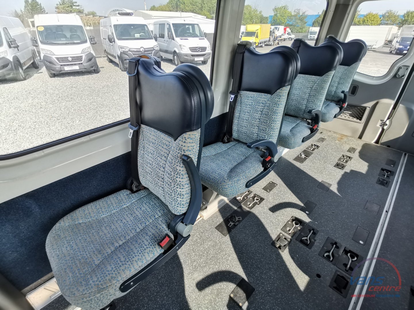 Volkswagen CRAFTER 2.5TDI/80KW 9 MÍST/ INVALIDNÍ SPECIÁL